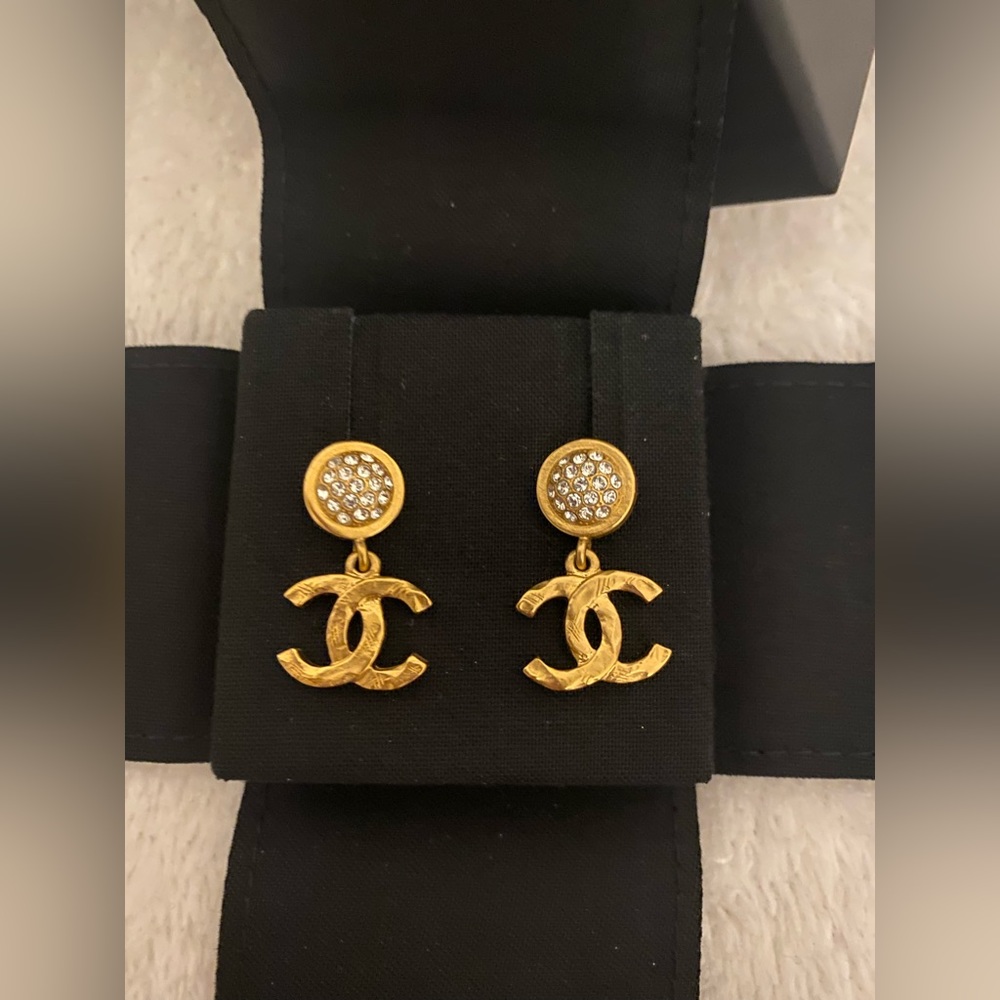 Authentic Chanel earrings dangle drop gold vuitton gucci hermes